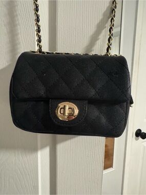 WOW Black Quilted Chain Strap Shoulder Bag with Gold Hardware